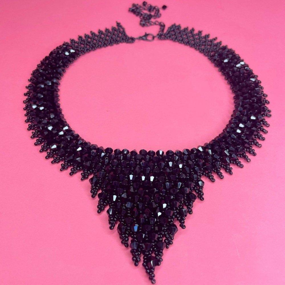 Sparkly Cyrstal Queen V Necklace - Beadzy
